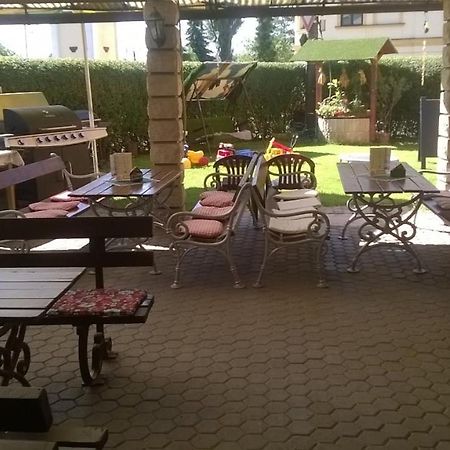 Penzion U Slunce Яромерж Экстерьер фото